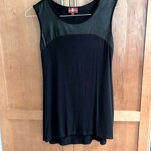 Solid Black sleeveless tunic size small